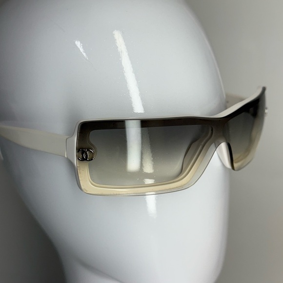 Chanel Shield Sunglasses - Picture 4 of 6